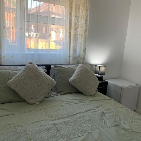 Double Room Bentilee Bucknall  المظهر الخارجي الصورة