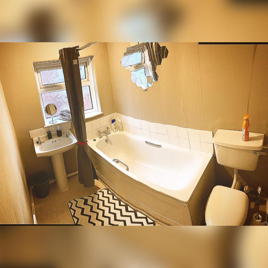 Double Room Bentilee Bucknall  المظهر الخارجي الصورة
