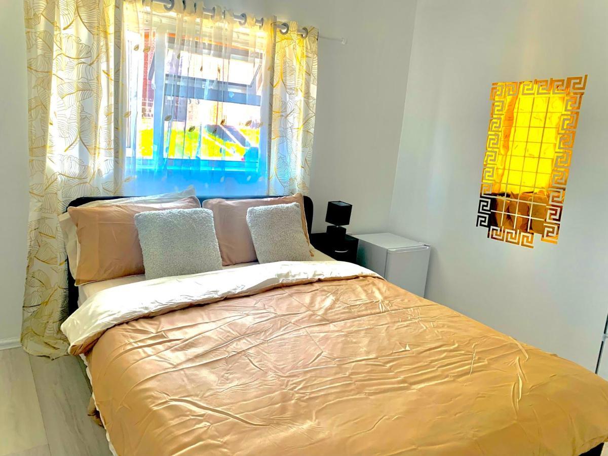 Double Room Bentilee Bucknall  المظهر الخارجي الصورة